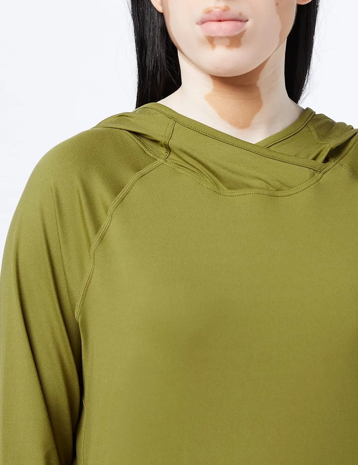 Amazon Essentials Women's Brushed Tech Stretch Popover Hoodie (Available in Plus Size)