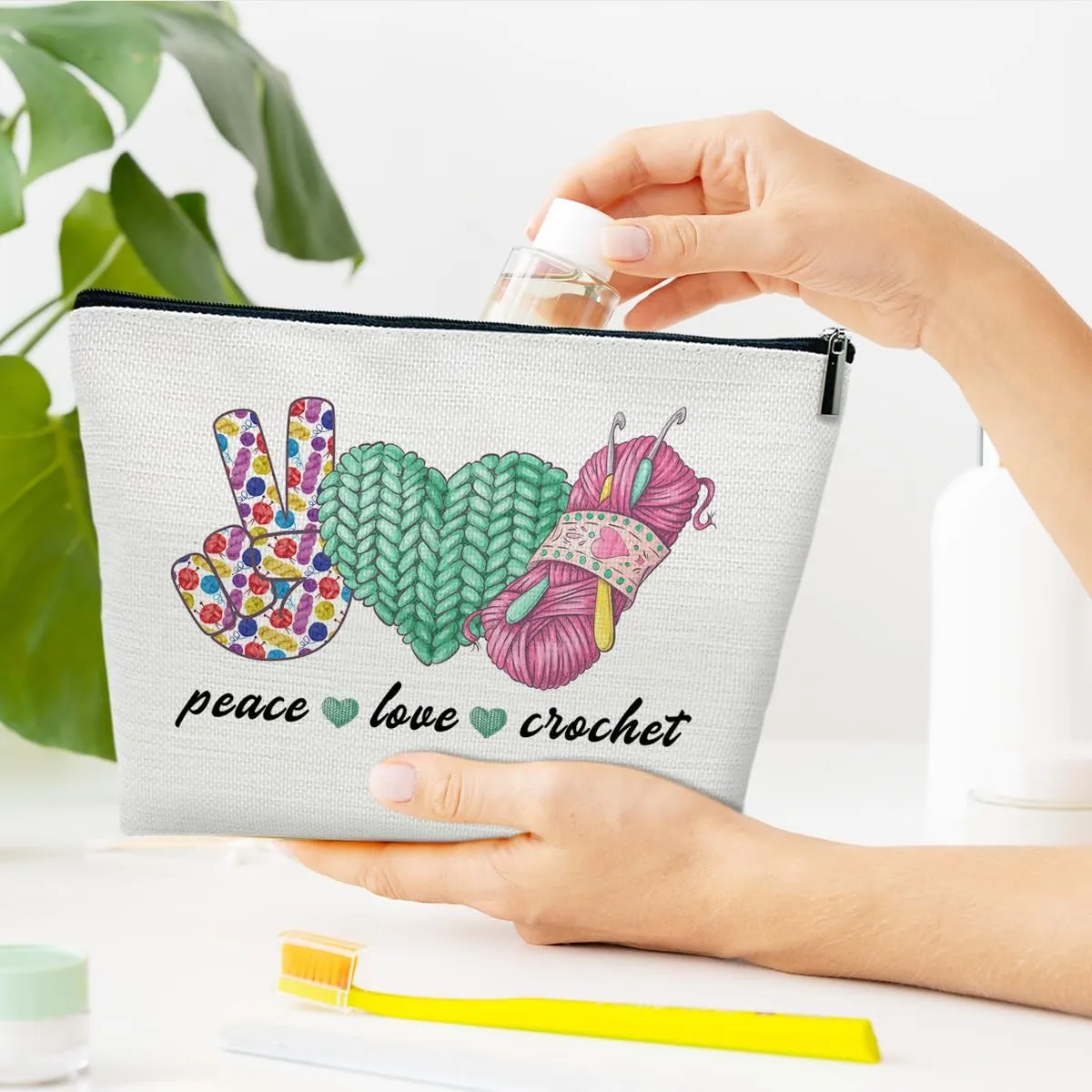 Crochet Gifts Makeup Bag, Knitting Gifts for Women, Knitters Lovers, Peace Love Crochet Cosmetic Bag for Purse