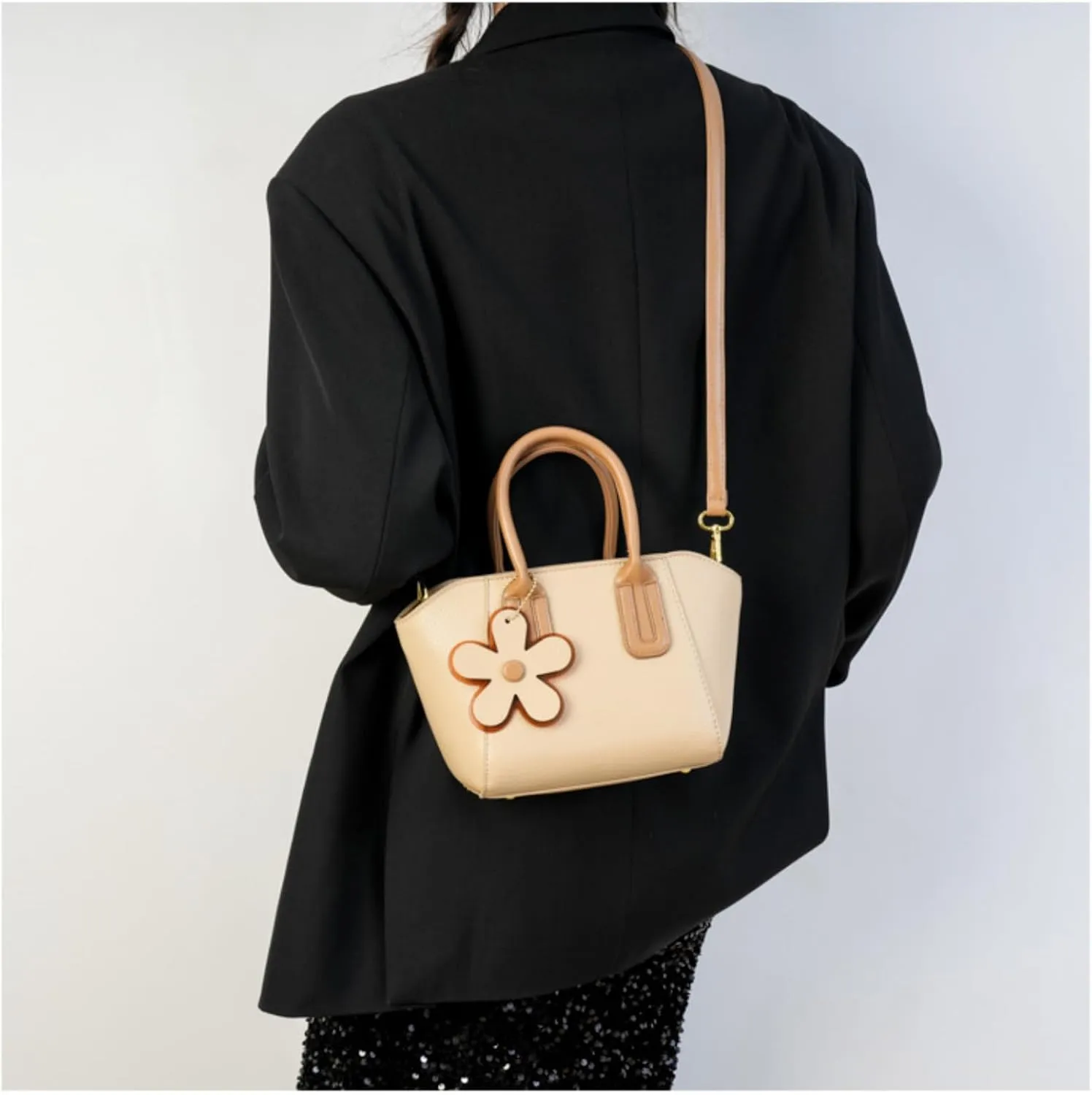 Fashionable Women's Bucket Bag - Versatile Handbag with Adjustable Strap & Flower Charm,Zippered Closure