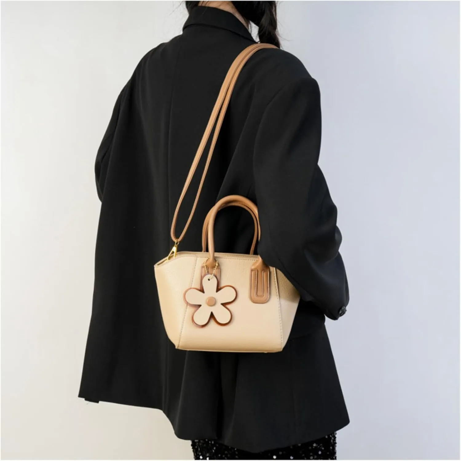 Fashionable Women's Bucket Bag - Versatile Handbag with Adjustable Strap & Flower Charm,Zippered Closure