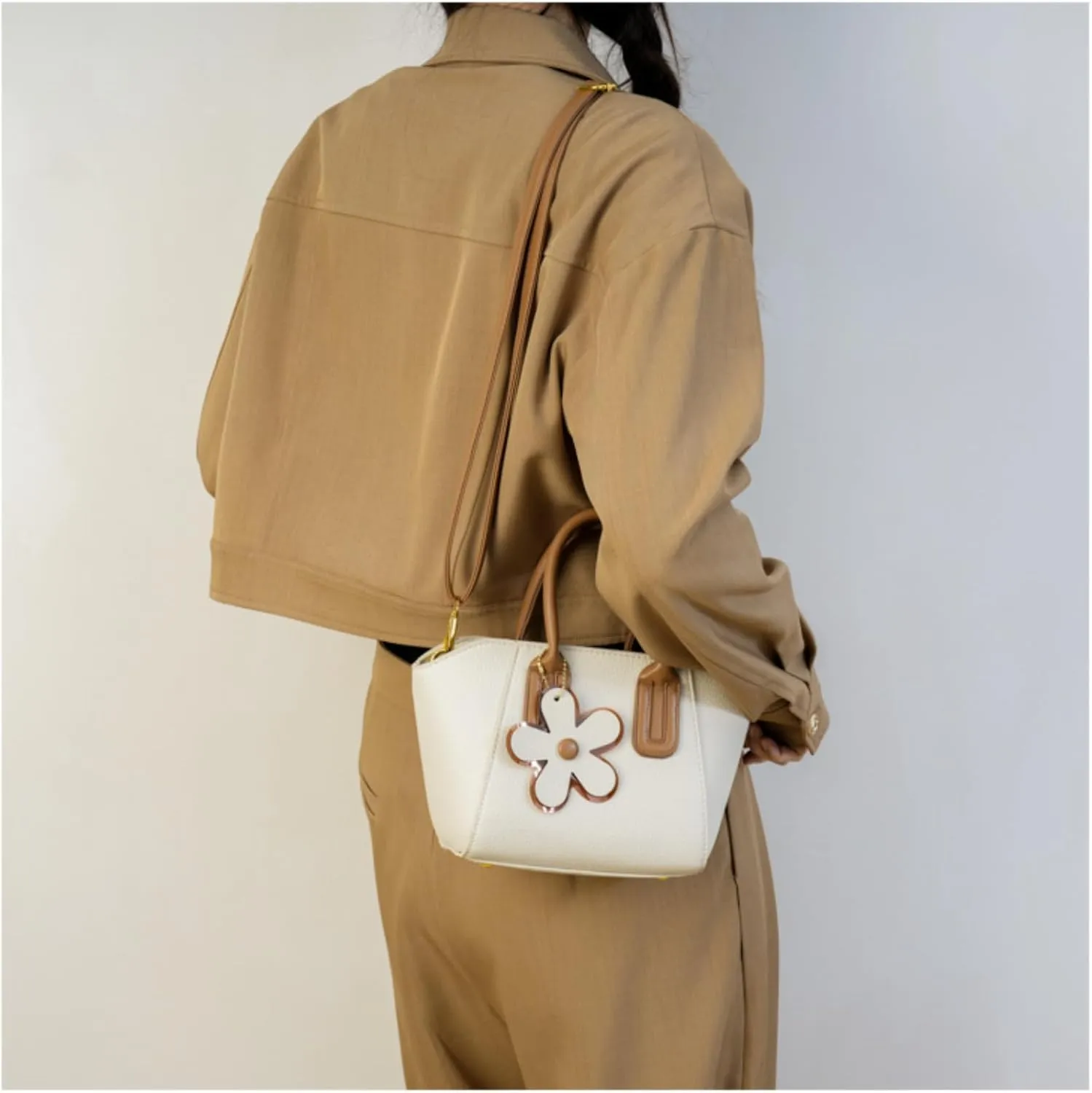Fashionable Women's Bucket Bag - Versatile Handbag with Adjustable Strap & Flower Charm,Zippered Closure