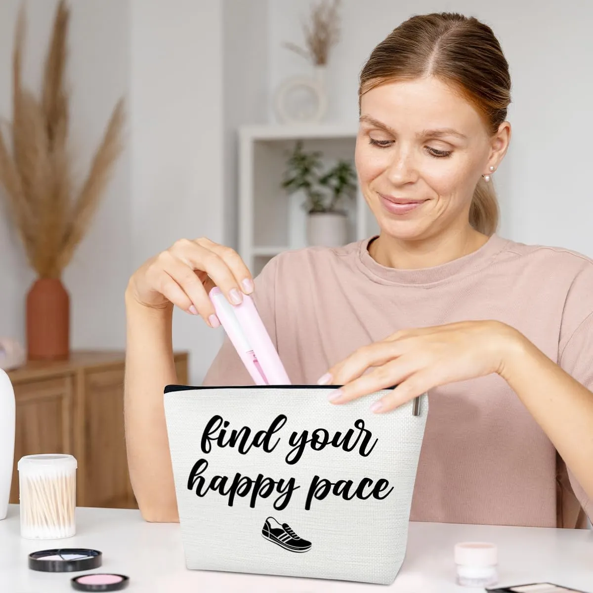 Running Gifts for Women Makeup Bag, Gifts for Marathon Runners Women, Sports Accessories, Find Your Happy Pace Cosmetic Bags for Purse