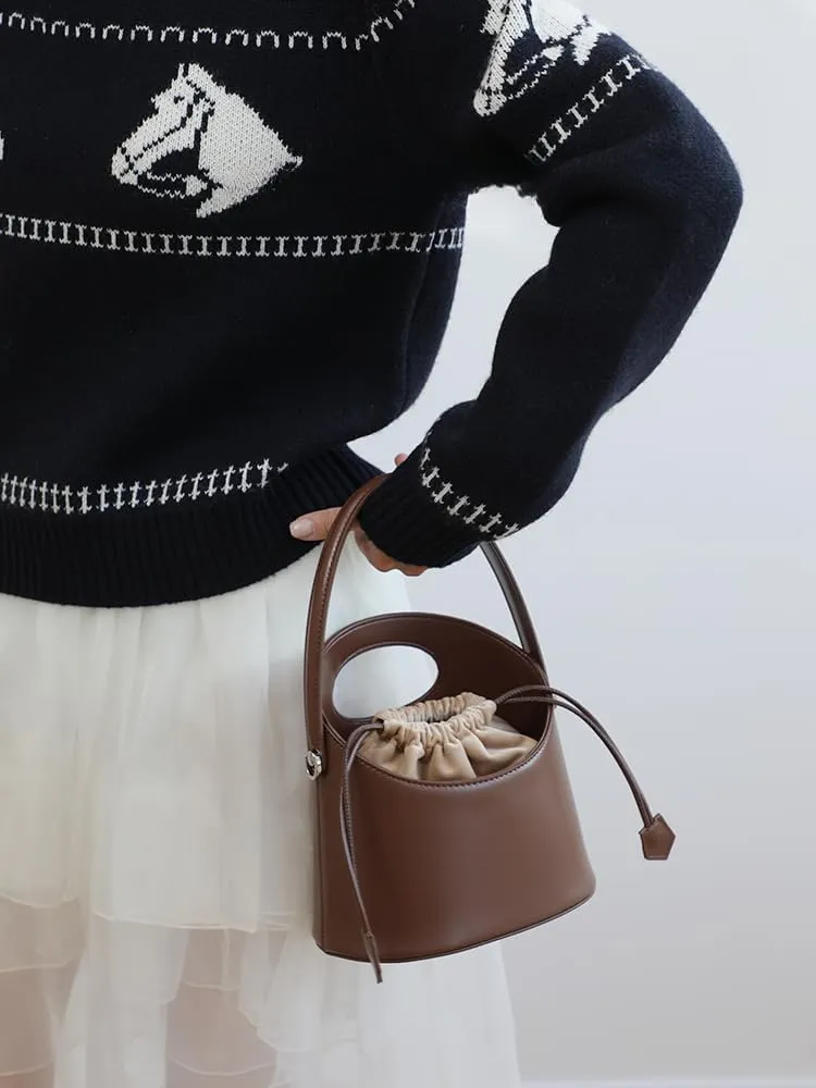Women's Niche Leather Cowhide Bucket Bag Versatile Handbag Vintage Shoulder Crossbody Bag Luxury Drawstring Chic Casual